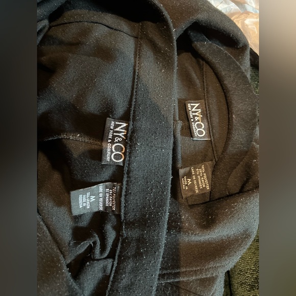 New York & Company. Ladies 2 piece pant set. Size Medium - Picture 5 of 8